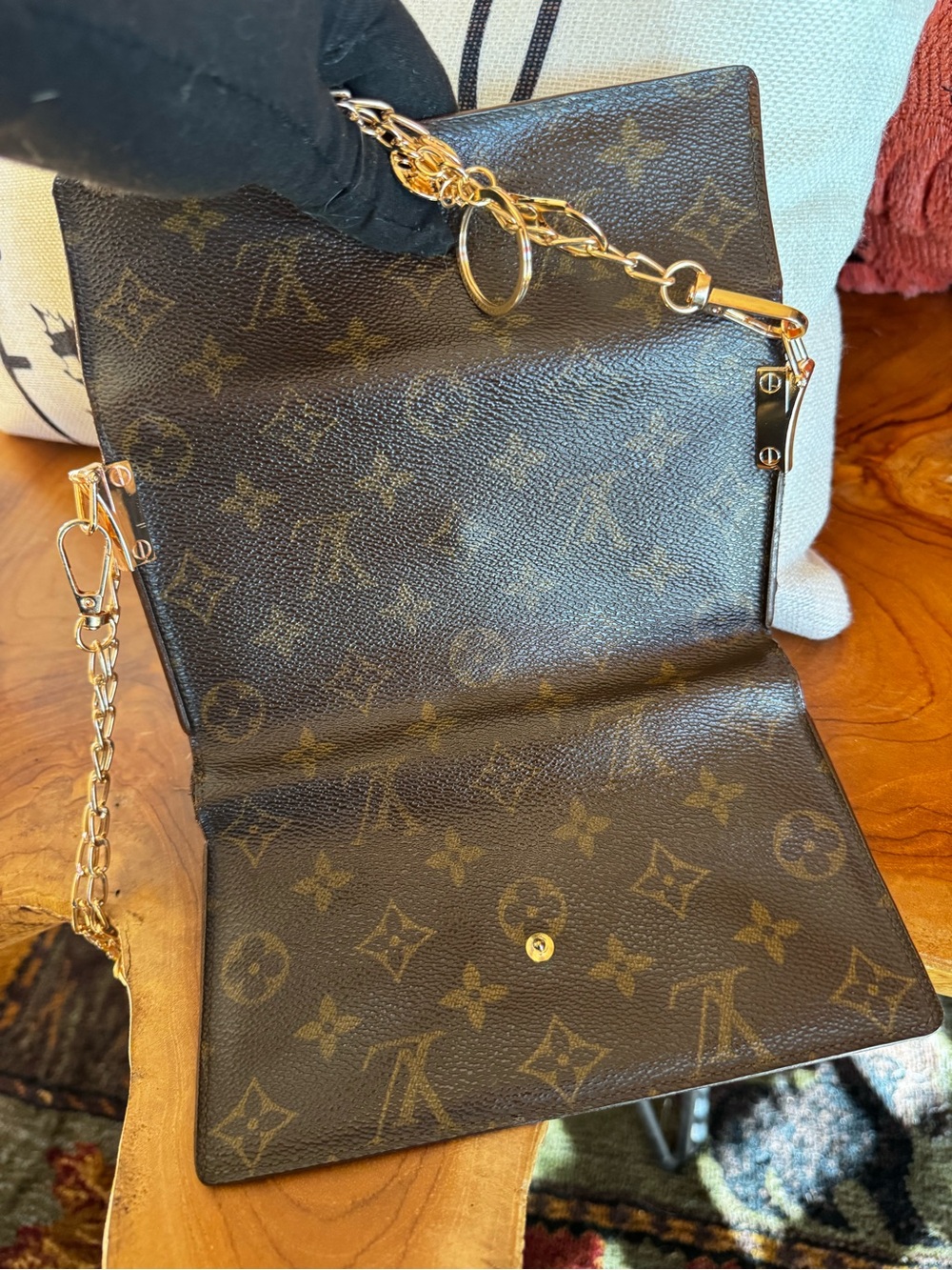 Just in 🔥Louis Vuitton
Monogram
Porte Trésor International wallet converted - Picture 13 of 15